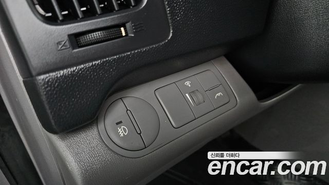 Hyundai Grand Starex 5-Seater VAN CVX Luxury 2014 — фото 16