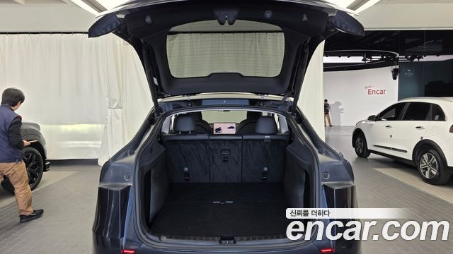 Tesla Model Y RWD 2025 — фото 20