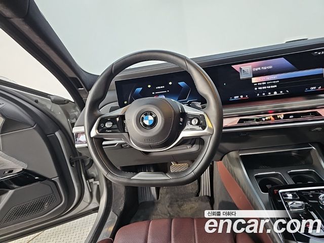 BMW 7 Series (G70) 740d xDrive Design Pure Excellence 2023 — фото 9