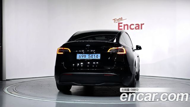 Tesla Model Y RWD 2024 — фото 4