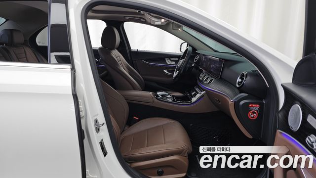 Mercedes-Benz E-Class (W213) E300 4MATIC Avnatgarde 2019 — фото 15