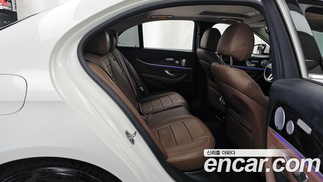 Mercedes-Benz E-Class (W213) E300 4MATIC Avnatgarde 2019 — фото 16