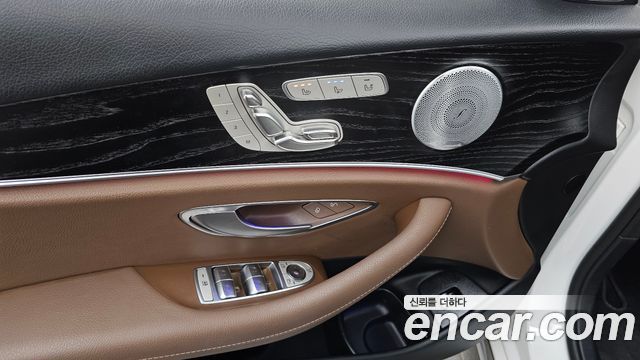 Mercedes-Benz E-Class (W213) E300 4MATIC Avnatgarde 2019 — фото 23