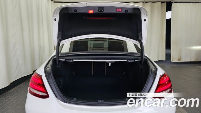 Mercedes-Benz E-Class (W213) E300 4MATIC Avnatgarde 2019 — фото 24