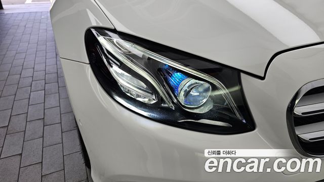 Mercedes-Benz E-Class (W213) E300 4MATIC Avnatgarde 2019 — фото 28