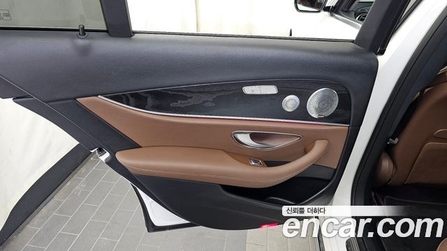 Mercedes-Benz E-Class (W213) E300 4MATIC Avnatgarde 2019 — фото 31
