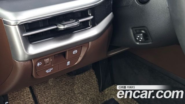 Hyundai Grandeur (GN7) 2,5 Gasoline 2WD Exclusive 2025 — фото 18