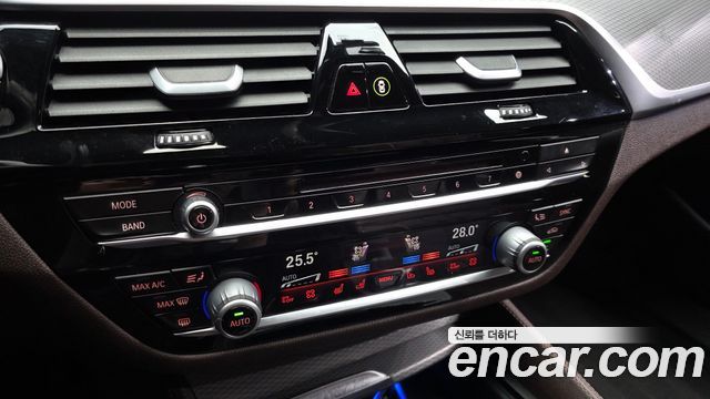 BMW 5 Series (G30) 520d M Sport Package Plus 2019 — фото 17