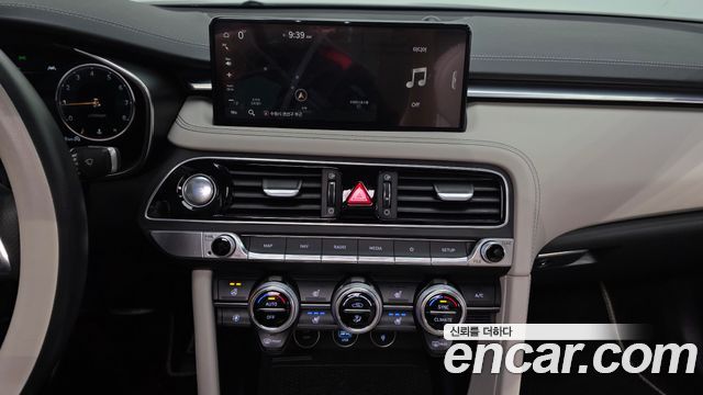 Genesis G70 Gasoline 2.0T 2WD 2023 — фото 13