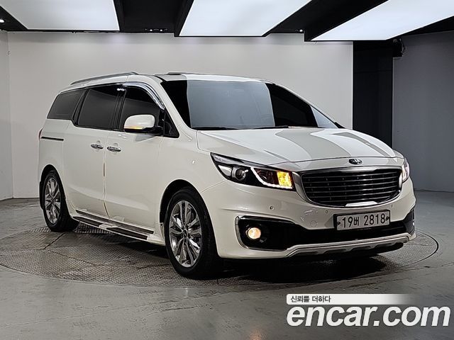 Kia Carnival 9-seater Prestige 2015 — фото 2