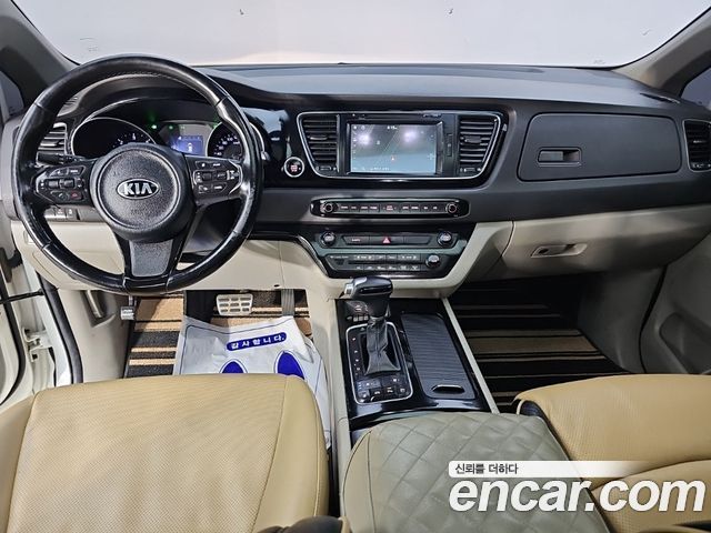 Kia Carnival 9-seater Prestige 2015 — фото 5