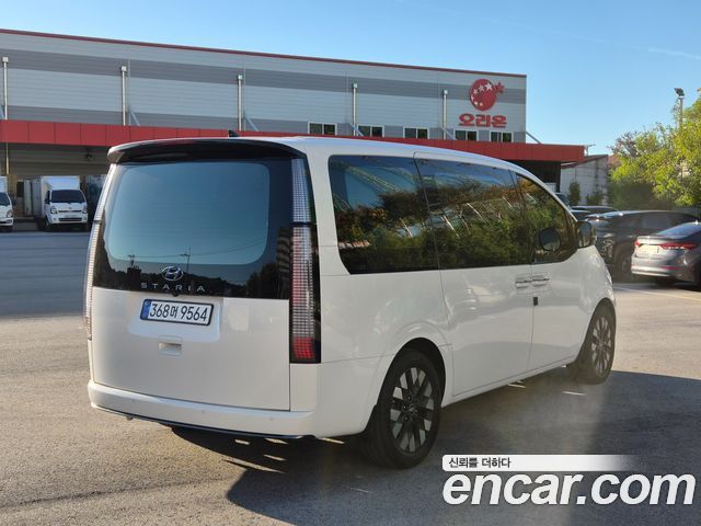 Hyundai Staria L3.5 Lounge 9-Seater Inspiration 2024 — фото 2