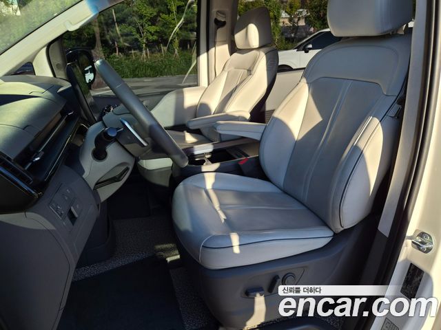 Hyundai Staria L3.5 Lounge 9-Seater Inspiration 2024 — фото 10