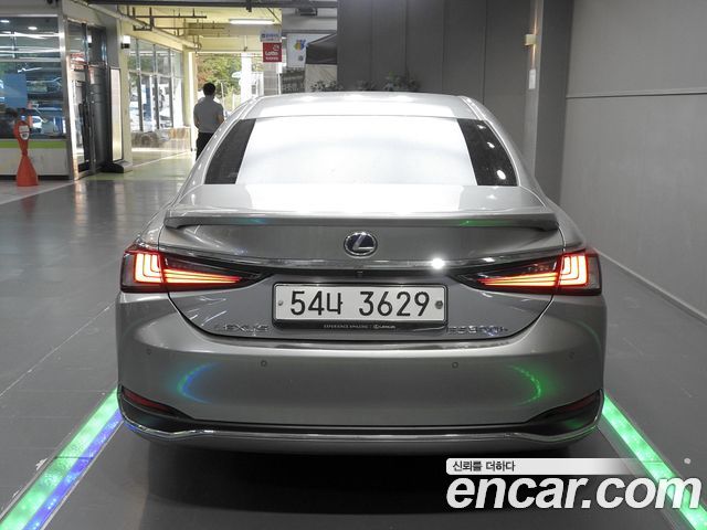 Lexus ES300h (VII) Executive 2019 — фото 4