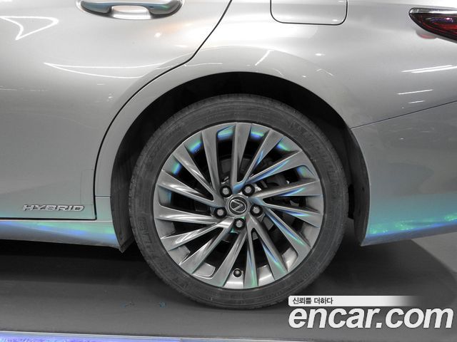 Lexus ES300h (VII) Executive 2019 — фото 5