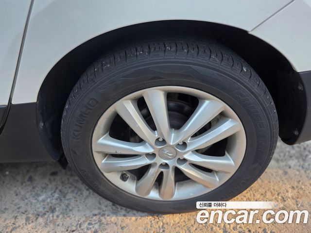Hyundai Tucson ix Diesel 4WD LX20 Premier 2013 — фото 9