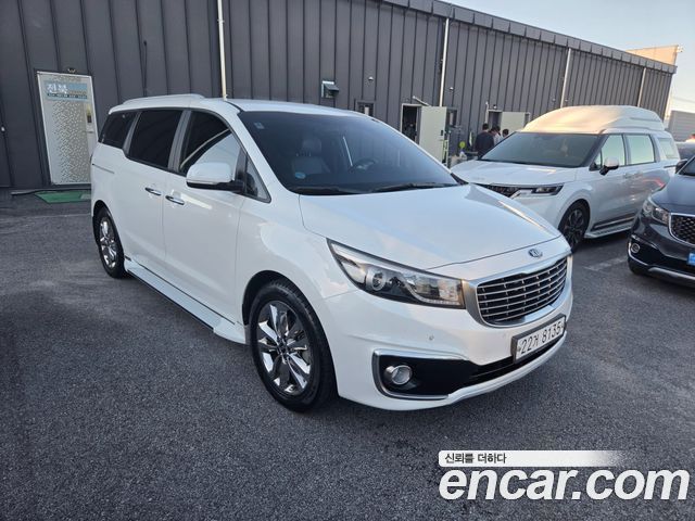 Kia Carnival 9-seater Prestige 2015 — фото 3