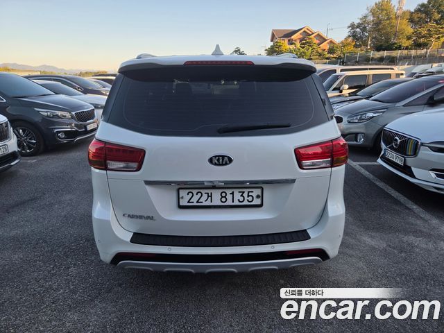 Kia Carnival 9-seater Prestige 2015 — фото 5