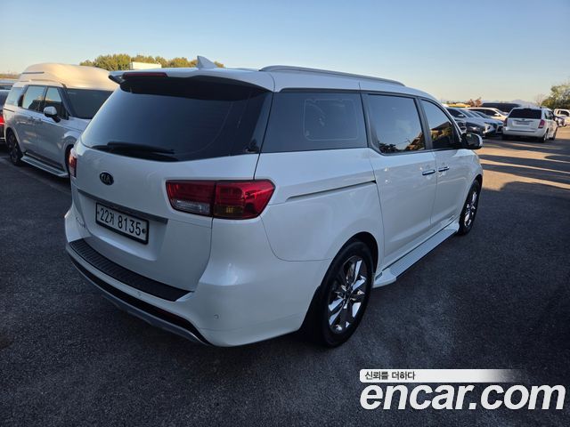 Kia Carnival 9-seater Prestige 2015 — фото 7