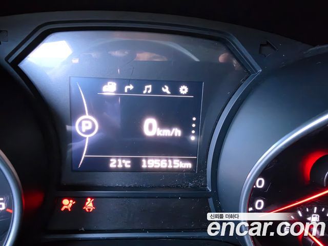 Kia Carnival 9-seater Prestige 2015 — фото 15