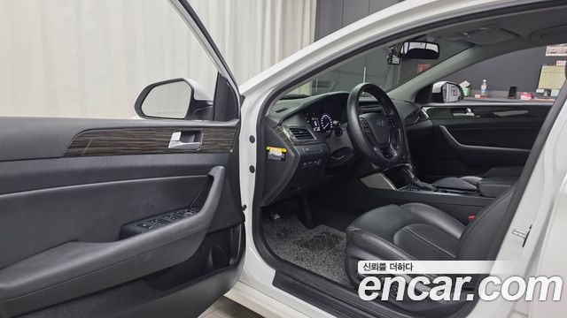 Hyundai Sonata (LF) 2.0 Smart 2015 — фото 10