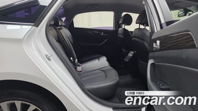 Hyundai Sonata (LF) 2.0 Smart 2015 — фото 11