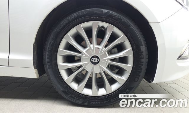 Hyundai Sonata (LF) 2.0 Smart 2015 — фото 21