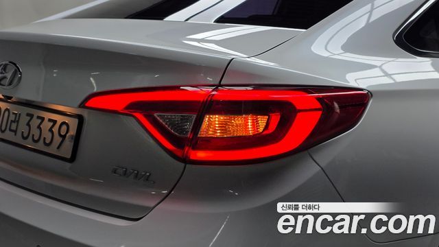 Hyundai Sonata (LF) 2.0 Smart 2015 — фото 23