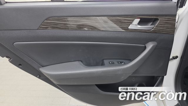 Hyundai Sonata (LF) 2.0 Smart 2015 — фото 25