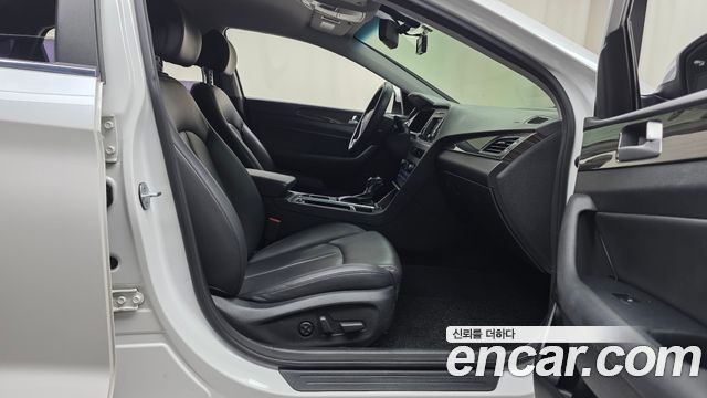 Hyundai Sonata (LF) 2.0 Smart 2015 — фото 26