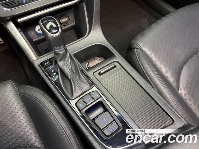 Hyundai Sonata (LF) 2.0 Premium 2015 — фото 16