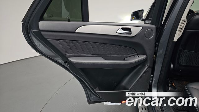 Mercedes-Benz GLE-Class (W166) GLE350 d 4MATIC Premium 2018 — фото 25