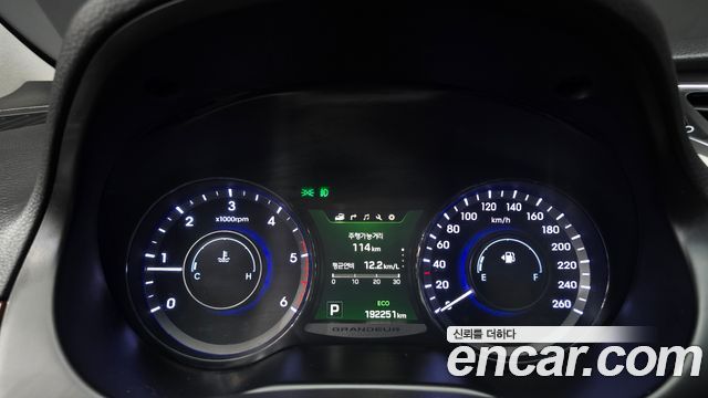 Hyundai Grandeur (HG) HG220 Diesel Premium 2015 — фото 8