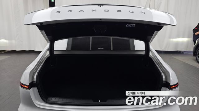 Hyundai Grandeur (GN7) 3.5 LPG 2WD Premium 2023 — фото 20