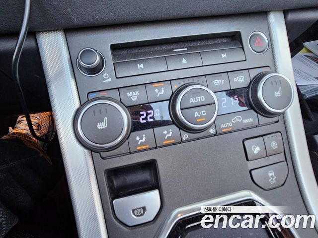 Land Rover Range Rover Evoque 2.0 TD4 SE Dynamic Convertible 2019 — фото 15