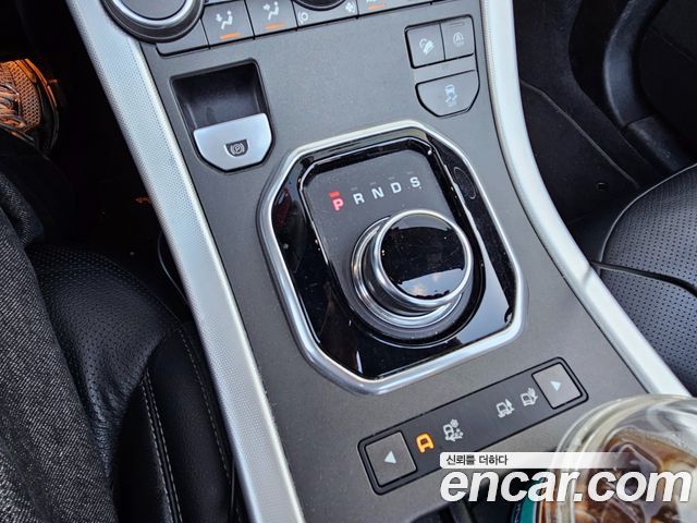 Land Rover Range Rover Evoque 2.0 TD4 SE Dynamic Convertible 2019 — фото 16