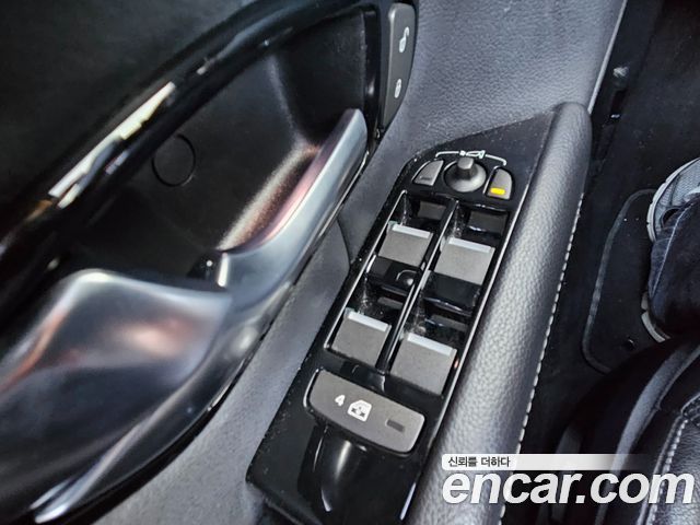 Land Rover Range Rover Evoque 2.0 TD4 SE Dynamic Convertible 2019 — фото 17
