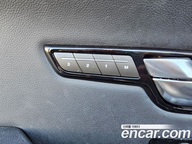 Land Rover Range Rover Evoque 2.0 TD4 SE Dynamic Convertible 2019 — фото 18