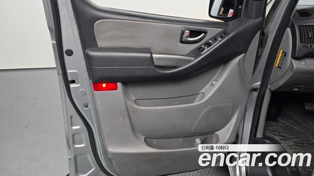Hyundai Grand Starex 5-Seater VAN Modern 2016 — фото 24