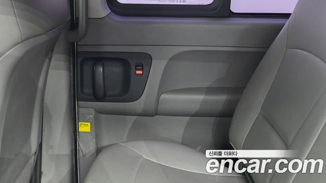 Hyundai Grand Starex 5-Seater VAN Modern 2016 — фото 25