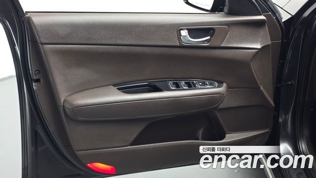 Kia K5 Hybrid (II) Noblesse 2019 — фото 24