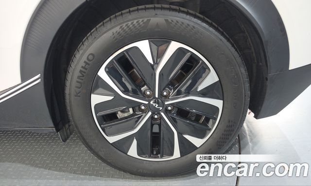 Kia EV6 Long Range Air 2023 — фото 21