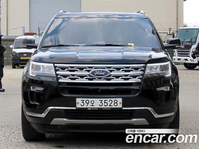 Ford Explorer 2.3 Limited 4WD 5th