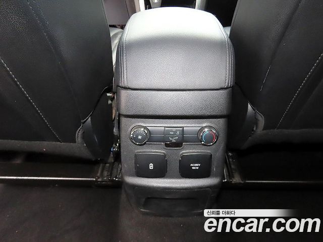 Ford Explorer 2.3 Limited 4WD 5th 2019 — фото 19