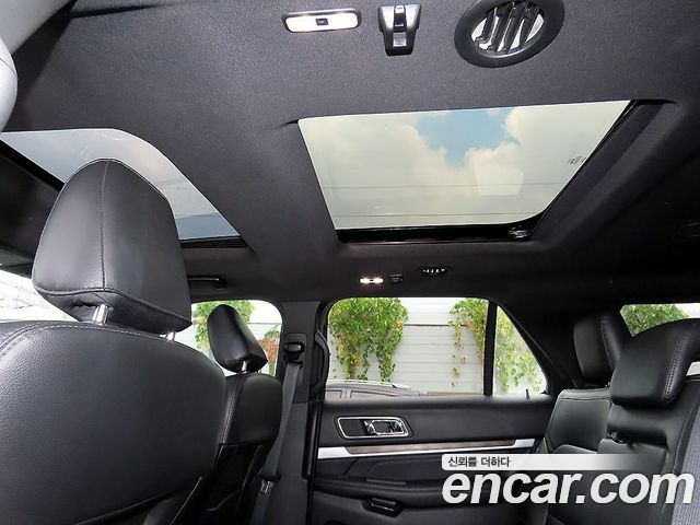 Ford Explorer 2.3 Limited 4WD 5th 2019 — фото 21