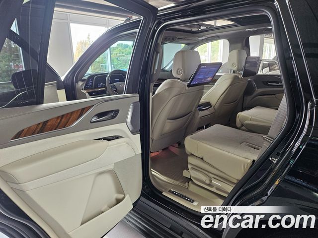 Cadillac Escalade (V) 6.2 Sports Platinum 2022 — фото 18
