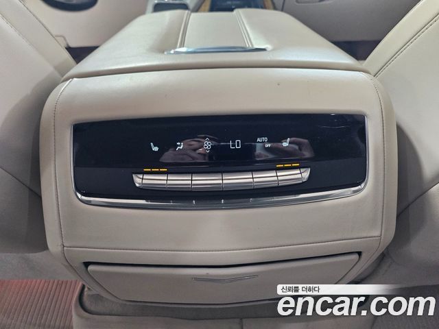 Cadillac Escalade (V) 6.2 Sports Platinum 2022 — фото 19