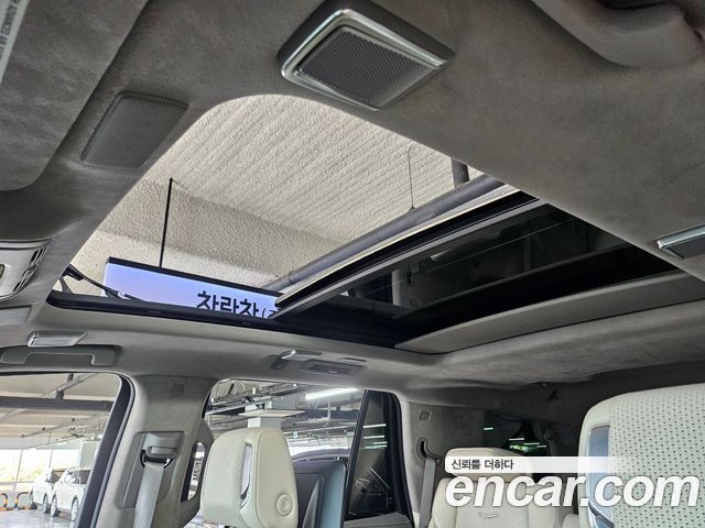 Cadillac Escalade (V) 6.2 Sports Platinum 2022 — фото 23