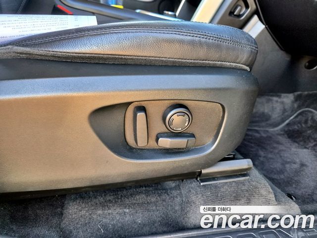 Land Rover Discovery Sport 2.0 TD4 SE 2018 — фото 18