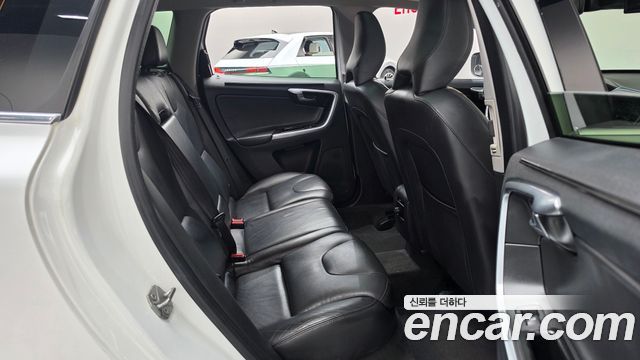 Volvo XC60 D3 1st 2016 — фото 12